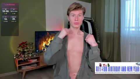 Snapshot of vlad_ggvldd chatting on 12-10-24, 10:06 Vlad Dinovich online show from 12-10-24, 10:06