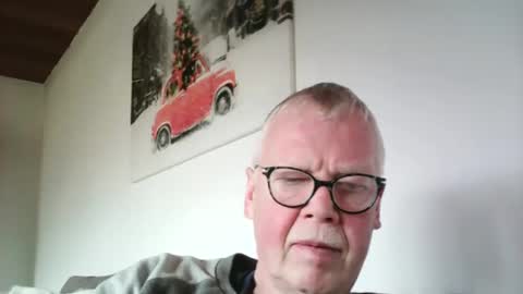 Snapshot of volkeronly chatting on 02-04-25, 12:55 volkeronly online show from 02-04-25, 12:55