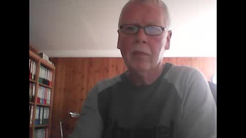 Snapshot of volkeronly chatting on 03-10-25, 12:59 volkeronly online show from 03-10-25, 12:59