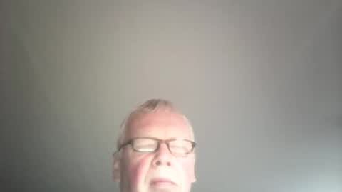 Snapshot of volkeronly chatting on 09-22-25, 12:07 volkeronly online show from 09-22-25, 12:07