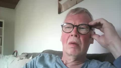 Snapshot of volkeronly chatting on 09-26-25, 11:47 volkeronly online show from 09-26-25, 11:47