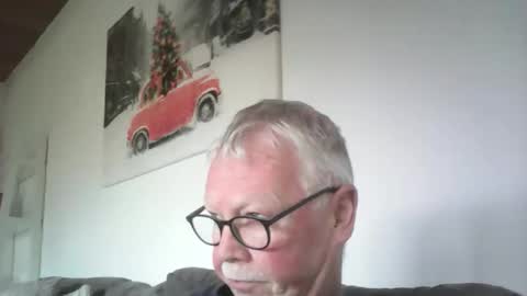 Snapshot of volkeronly chatting on 01-14-26, 12:22 volkeronly online show from 01-14-26, 12:22