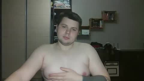 Snapshot of volshebnik_130 chatting on 03-06-25, 03:24 Volshebnik1302 online show from 03-06-25, 03:24