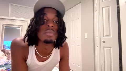 Snapshot of vonnieeb2x chatting on 10-15-25, 05:18 vonnieeb2x online show from 10-15-25, 05:18