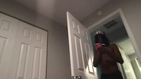 Snapshot of vonnieeb2x chatting on 10-17-25, 05:54 vonnieeb2x online show from 10-17-25, 05:54