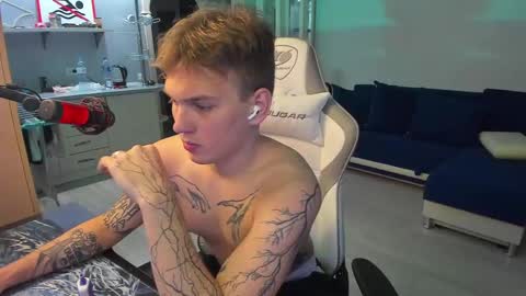 Snapshot of vova_belkin_ chatting on 03-06-25, 09:42 vova online show from 03-06-25, 09:42