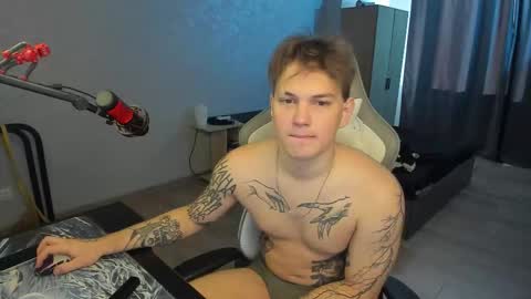 Snapshot of vova_belkin_ chatting on 10-01-25, 10:54 vova online show from 10-01-25, 10:54