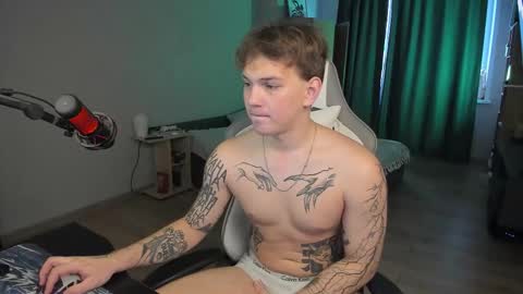 Snapshot of vova_belkin_ chatting on 10-13-25, 09:31 vova online show from 10-13-25, 09:31