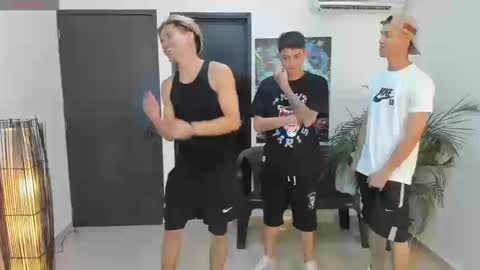 voyeurism_guys online show from 09-10-25, 10:54