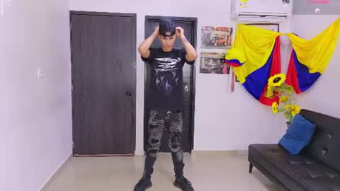 Snapshot of voyeurism_guys chatting on 07-12-26, 10:34 voyeurism_guys online show from 07-12-26, 10:34