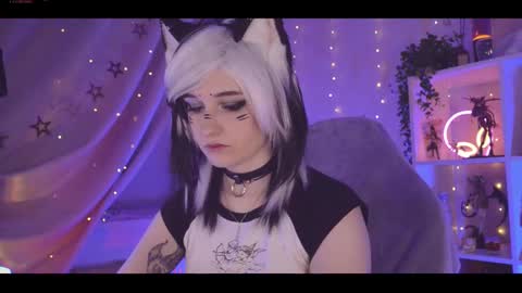 Snapshot of vronnier chatting on 02-15-25, 06:44 vronnier online show from 02-15-25, 06:44