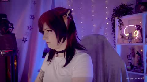 Snapshot of vronnier chatting on 09-26-25, 05:28 vronnier online show from 09-26-25, 05:28