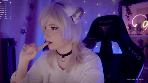 Snapshot of vronnier chatting on 09-28-25, 06:13 vronnier online show from 09-28-25, 06:13