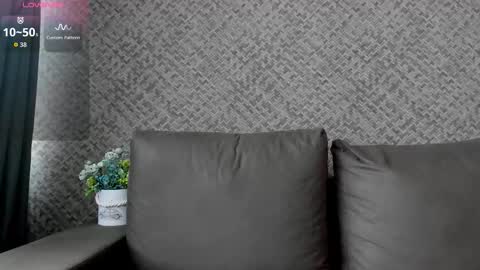 Snapshot of vvalkyriee chatting on 09-11-25, 01:55 vvalkyriee online show from 09-11-25, 01:55