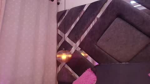 Violeta online show from 01-04-25, 03:07