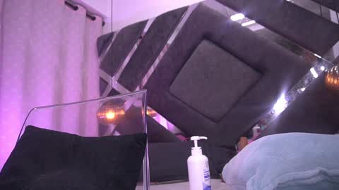 Violeta online show from 01-28-25, 09:08