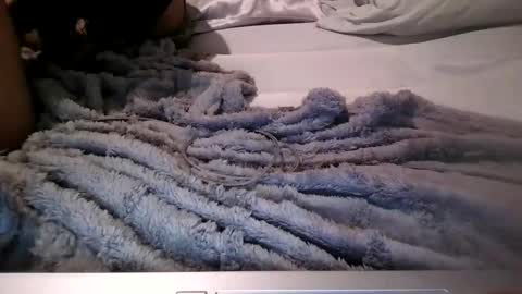 Snapshot of vvlk2112 chatting on 11-27-25, 01:29 vvlk2112 online show from 11-27-25, 01:29