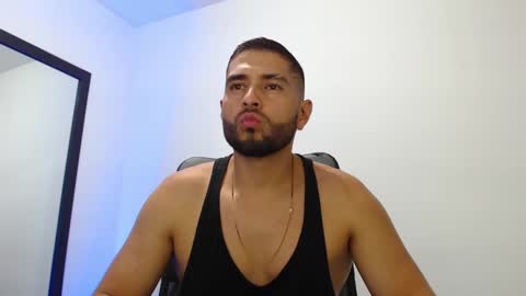 Snapshot of walter_brownn01 chatting on 01-18-25, 11:22 WALTER BROWN online show from 01-18-25, 11:22