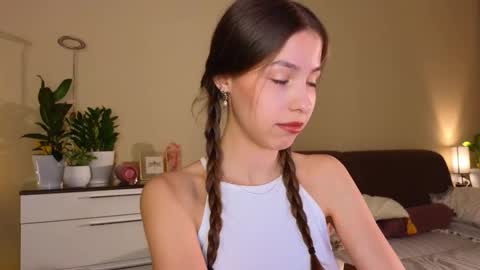 Wendy. Hello Honeys Ill see you 2nd 5th 7th this week love you3 online show from 10-18-25, 06:30