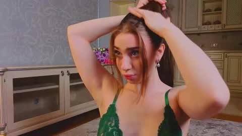 hello guys im Lilian online show from 09-17-25, 04:25