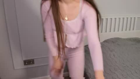 Snapshot of wandaburn chatting on 12-06-24, 04:25 wandaburn online show from 12-06-24, 04:25