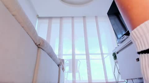 Snapshot of wandathompson_ chatting on 01-16-25, 05:23 Wanda online show from 01-16-25, 05:23