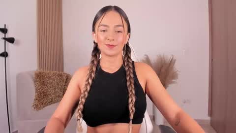 Snapshot of wandathompson_ chatting on 02-18-25, 11:00 Wanda online show from 02-18-25, 11:00