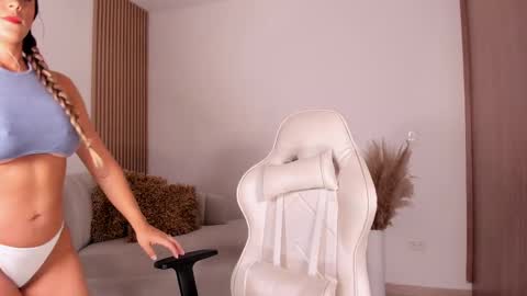 Snapshot of wandathompson_ chatting on 02-27-25, 11:10 Wanda online show from 02-27-25, 11:10