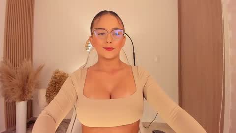 Snapshot of wandathompson_ chatting on 09-25-25, 11:03 Wanda online show from 09-25-25, 11:03