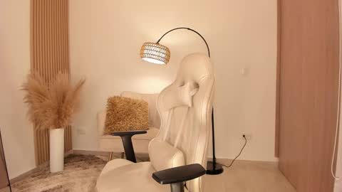 Snapshot of wandathompson_ chatting on 09-26-25, 11:03 Wanda online show from 09-26-25, 11:03