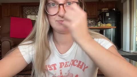 Snapshot of wanderlustjade chatting on 12-04-24, 08:07 Jade  Adonis online show from 12-04-24, 08:07