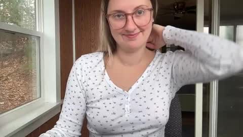 Snapshot of wanderlustjade chatting on 12-09-24, 04:47 Jade  Adonis online show from 12-09-24, 04:47