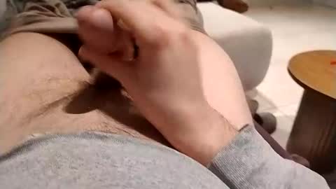 Snapshot of wanderwalter chatting on 01-06-26, 11:29 Romain online show from 01-06-26, 11:29