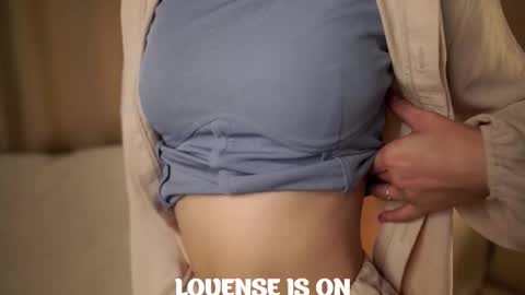 Snapshot of wanettabal chatting on 10-17-25, 10:40 Betti online show from 10-17-25, 10:40