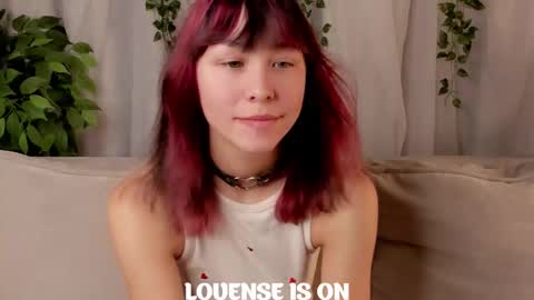 Snapshot of wanettabal chatting on 10-22-25, 11:21 Betti online show from 10-22-25, 11:21