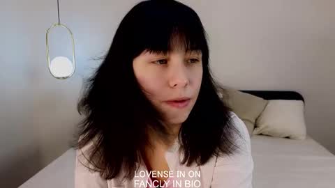 Snapshot of wanettabal chatting on 11-06-25, 10:27 Betti online show from 11-06-25, 10:27