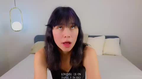 Snapshot of wanettabal chatting on 11-08-25, 10:37 Betti online show from 11-08-25, 10:37