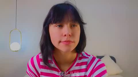 Snapshot of wanettabal chatting on 11-09-25, 10:35 Betti online show from 11-09-25, 10:35