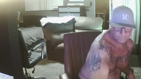 Snapshot of wantitbutyoucanthaveit chatting on 11-09-25, 04:44 inittogetitin online show from 11-09-25, 04:44