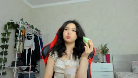 Snapshot of wastforu chatting on 02-19-25, 12:11 wastforu online show from 02-19-25, 12:11