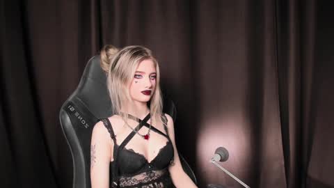 Snapshot of waterfallwoods chatting on 12-17-24, 06:02 waterfallwoods online show from 12-17-24, 06:02