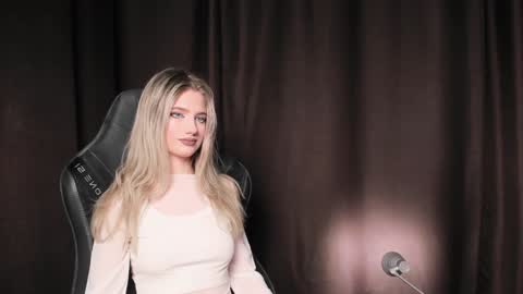 Snapshot of waterfallwoods chatting on 12-25-24, 04:11 waterfallwoods online show from 12-25-24, 04:11