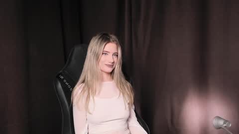 Snapshot of waterfallwoods chatting on 12-28-24, 04:52 waterfallwoods online show from 12-28-24, 04:52