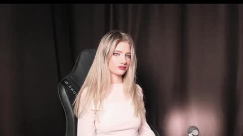 Snapshot of waterfallwoods chatting on 12-31-24, 01:30 waterfallwoods online show from 12-31-24, 01:30