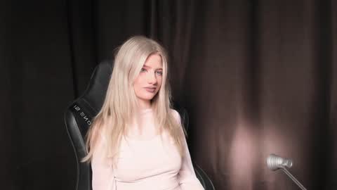 Snapshot of waterfallwoods chatting on 01-02-25, 07:44 waterfallwoods online show from 01-02-25, 07:44