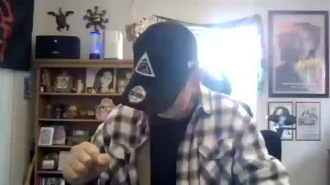 Snapshot of waterfire420 chatting on 10-15-25, 08:42 waterfire420 online show from 10-15-25, 08:42