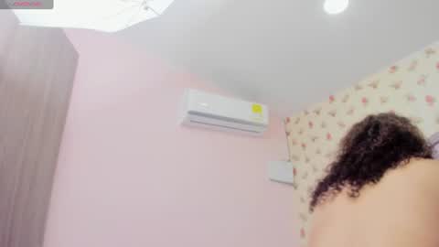 Snapshot of watson_crystal00 chatting on 06-28-26, 12:44 Milf Latina online show from 06-28-26, 12:44
