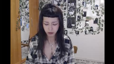 Mina online show from 10-25-25, 04:57