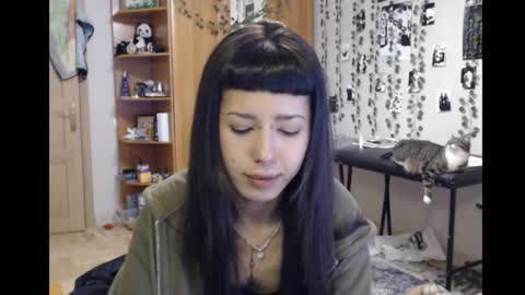 Mina online show from 11-02-25, 10:12