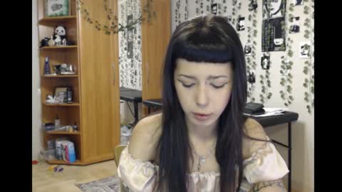 Mina online show from 11-04-25, 07:13